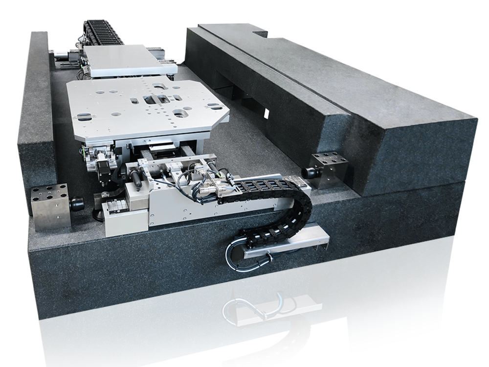 System mit 5 luftgelagerten Linearmotorachsen integriert in Tisch